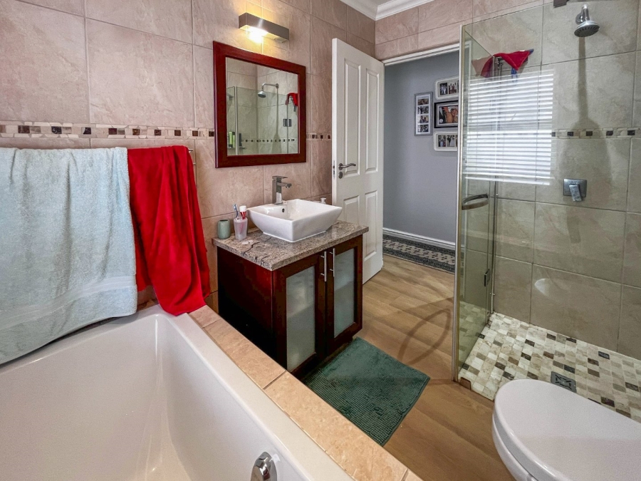 3 Bedroom Property for Sale in Hemel en Aarde Estate Western Cape